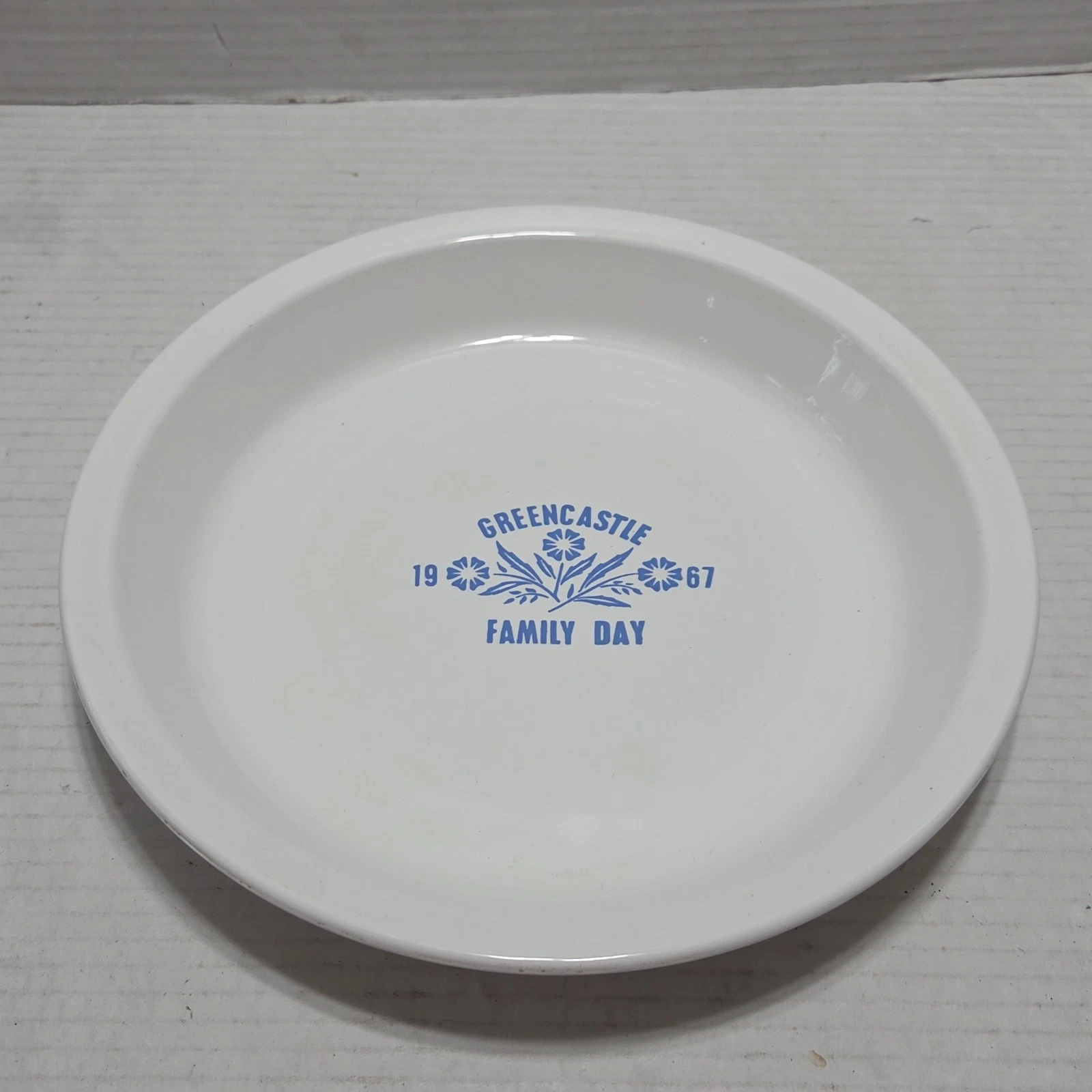 Vtg Corningware 1967 Greencastle Family Day 9" Pie Dish Employee Gift HTF EUC
Opens in a new window 