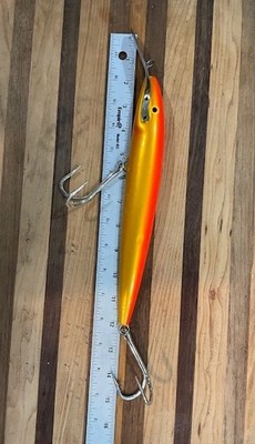 Set of 2 Rapala CD26 Magnums. 1 orange back/gold body, 1 black back/silver body