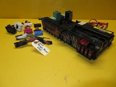 OEM 03-06 Range Rover HSE Under Dash Fuse Box YQE500050 Interior Junction Relay