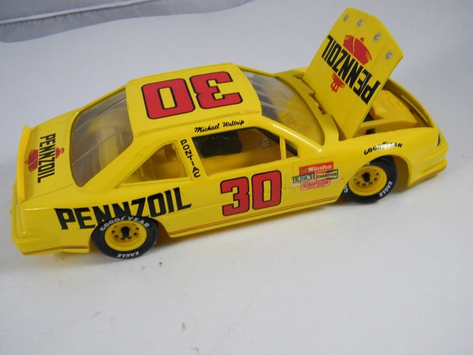 CAMPEONES DE CARRERAS PENNZOIL #30 TRANSPORTADORES Y COCHES MICHAEL WALTRIP Foto 3 de 4