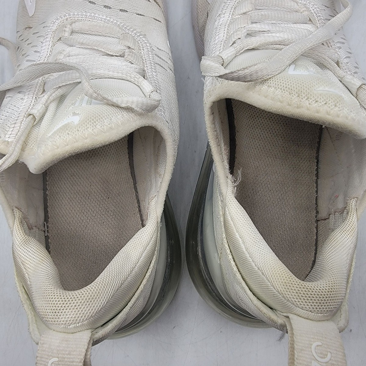 Nike Air Max 270 Womens 6.5 White Metallic Silver Running Shoes 