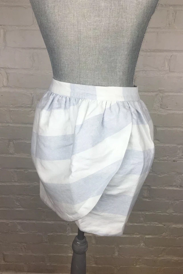 Harvey Faircloth Women Size 4 Tulip Wrap Skirt Blue&white Striped - Image 4 of 4