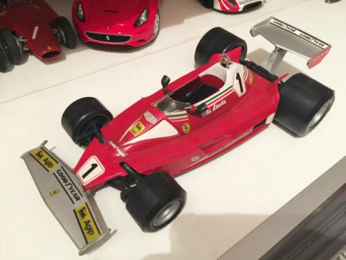 Modellini statici di auto da corsa sportive e turistiche ferrari scala 1:16 Ferrari