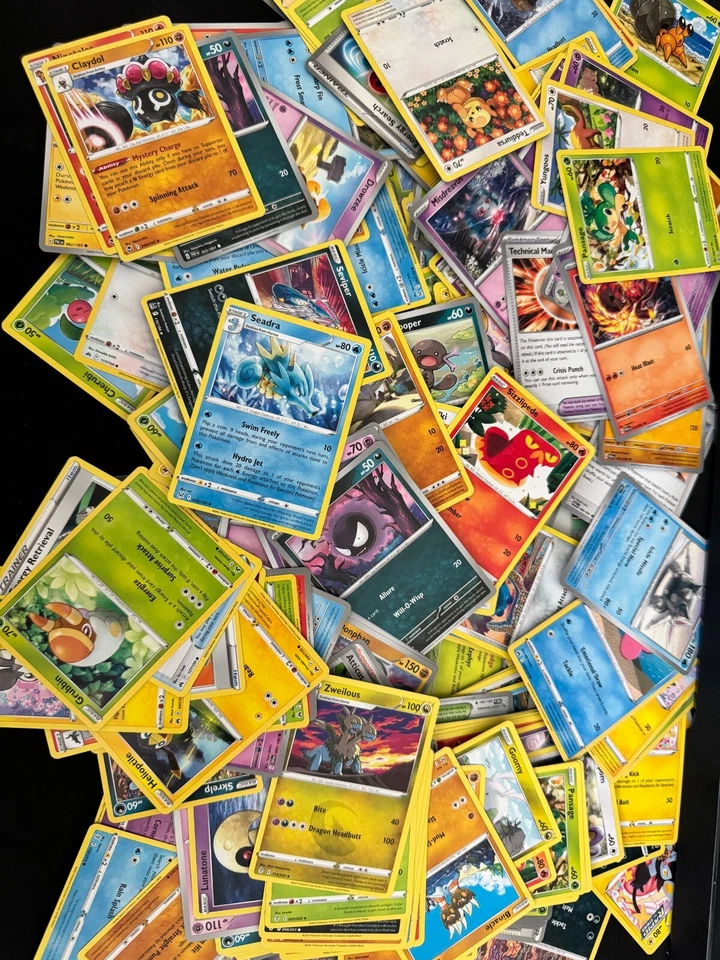Pokemon TCG: 100 Lote de Cartas Sortidas com Folhas e EX/V - Pacote com uma Caixa de Deck LCC - Imagem 3 de 3
