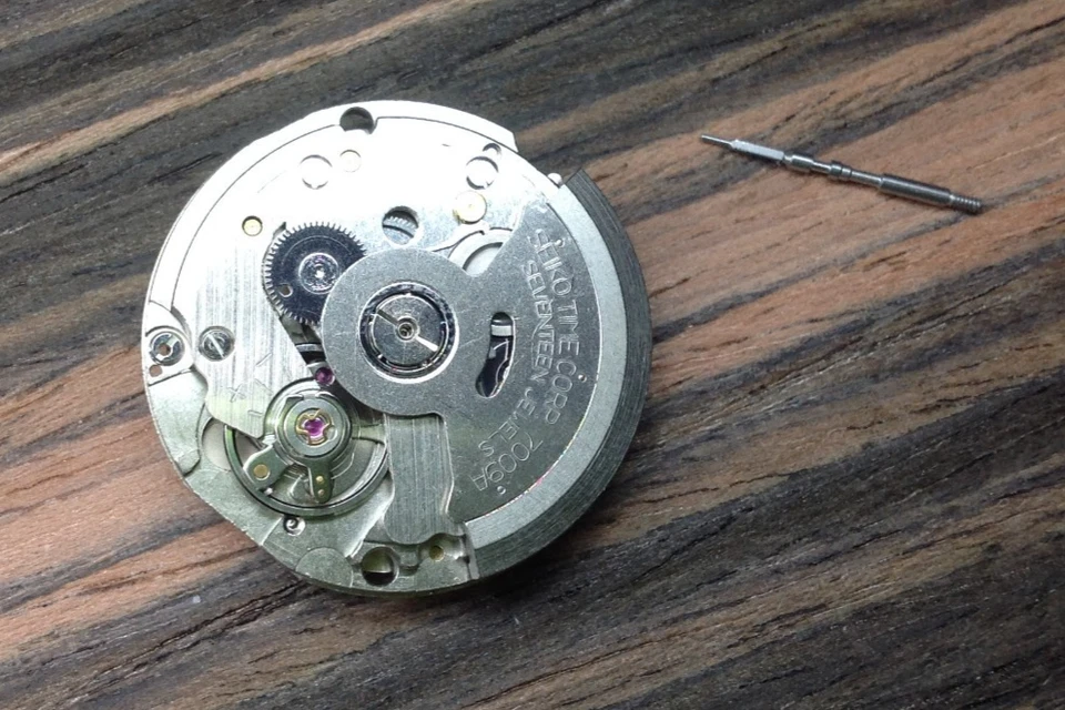 Seiko 7009A  Automatic Watch Movement - New - WORKING - No day ring - Image 3 of 4