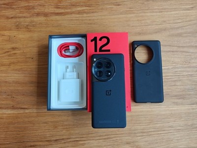 OnePlus 12 - 256GB - Silky Black (Ohne Simlock) (Dual SIM) EU-Modell