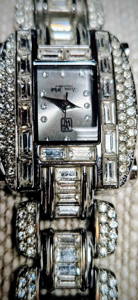 Reloj Victoria Wieck Pantalla Rectangular Plata y Estrás Cronógrafo Relojes Foto 3 de 4