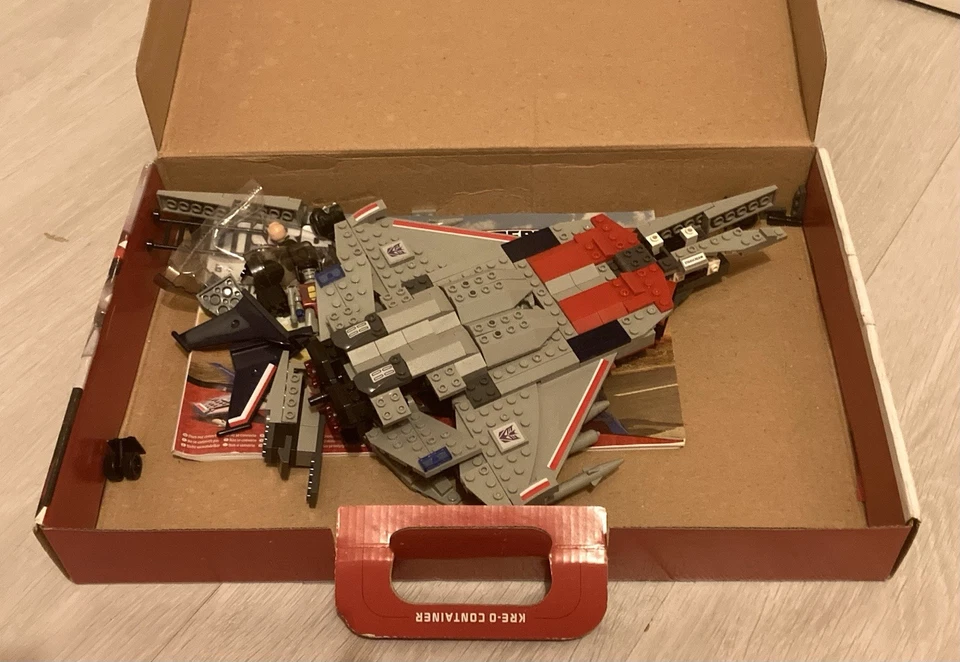 KRE-O Transformers Starscream 2-in-1 Kit with 316 Pieces and 2 Kreons Boxed - Image 3 of 3