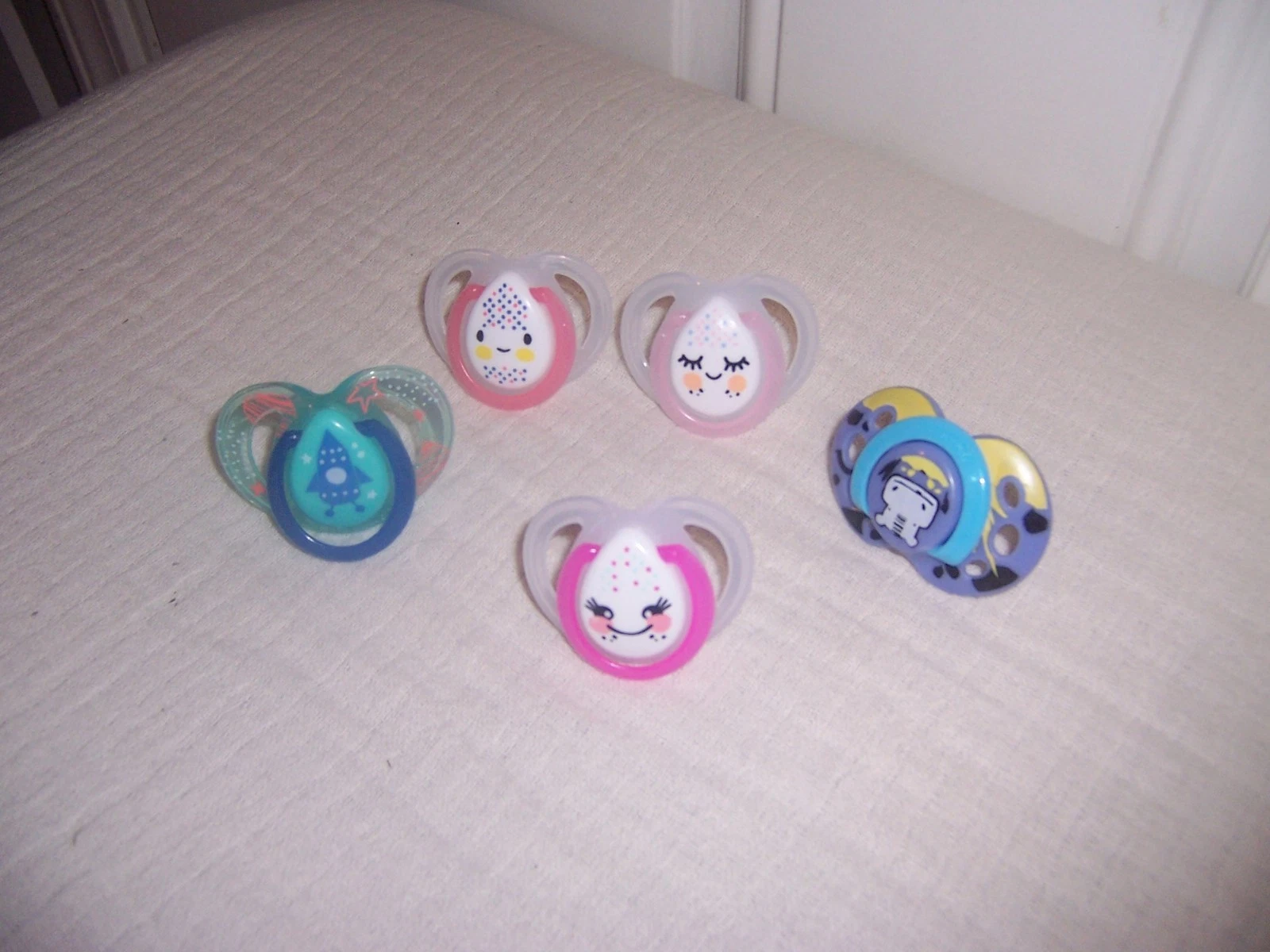great Tommee Tippee pacifier + Lot