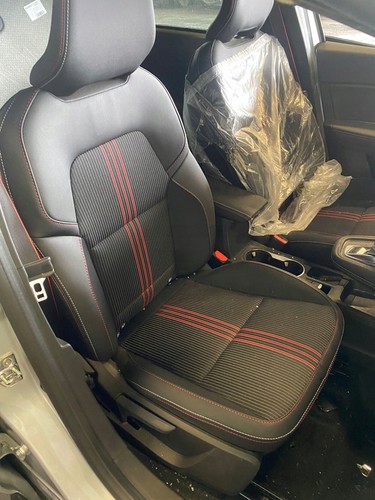 Renault Captur II R.S. Line 1.6  E-TECH Sitze Komplett Innenausstattung Leder