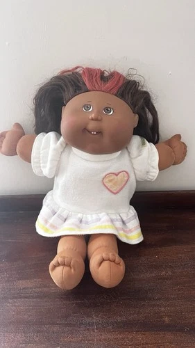 Vintage 2005 Tan Cabbage Patch Doll W Teeth White Dress W Heart