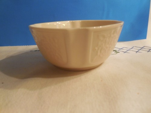 Lenox Arcadia Embossed Floral 4.75" Nut/Condiment Bowl - Picture 6 of 6
