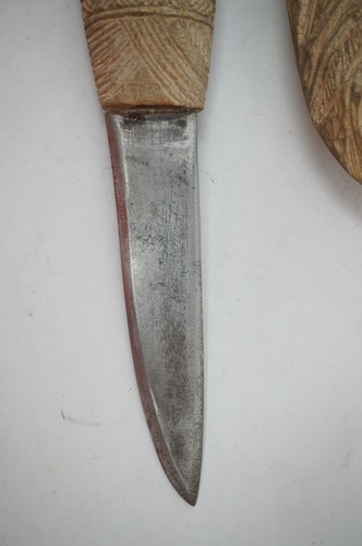 Cuchillo japonés Ainu Makiri con finas tallas y decoración de Japón 0612F2 - Imagen 7 de 14