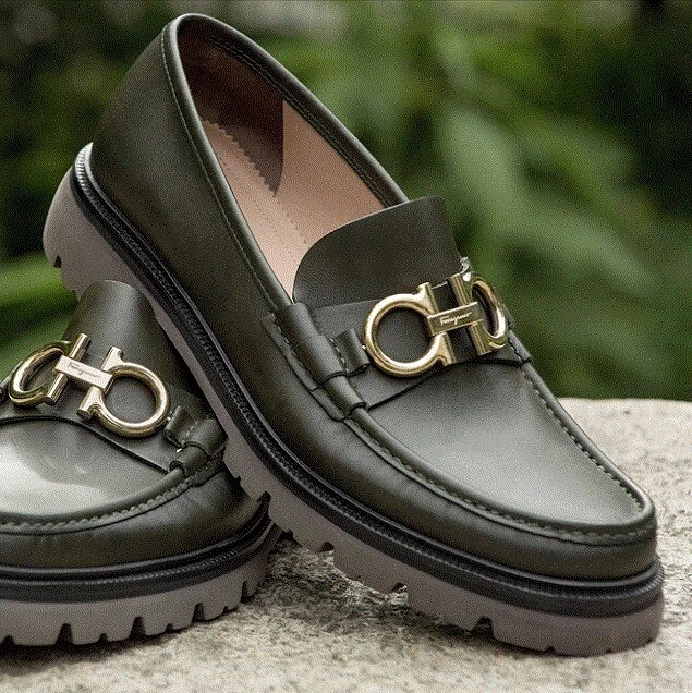 Ferragamo online gancini loafer