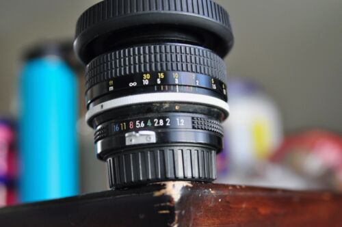 Nikon Nikkor 55mm F1.1.2 Lens Nikon F mount - Picture 3 of 11
