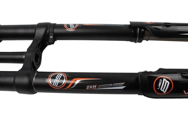 Fourche Inversée DNM USD-8 FR – Air, Débattement 200mm, 26/27.5/29", DH