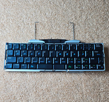 Palm Ultra-Thin Foldable Keyboard PDA Silver/Black P10900U Untested Read Descrip