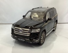 1/18  Land Cruiser LC300 black 126453