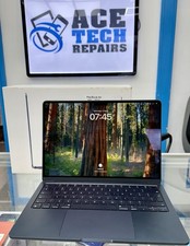 Apple MacBook Air M3 – Midnight – 256GB SSD – 8GB RAM – Excellent 