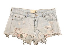 Garage Flirty Festival Short Mid-Rise Light Wash Distressed Cut Off Denim 09