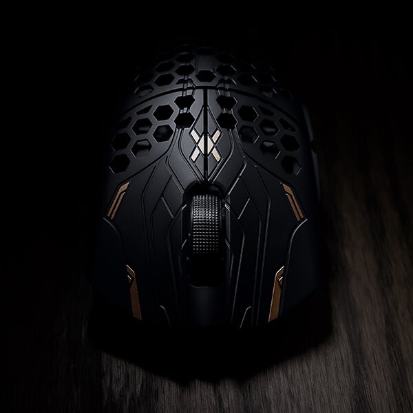 finalmouseultralightxguardian sサイズbutch3 Finalmouse UltralightX Review - RTINGS.com