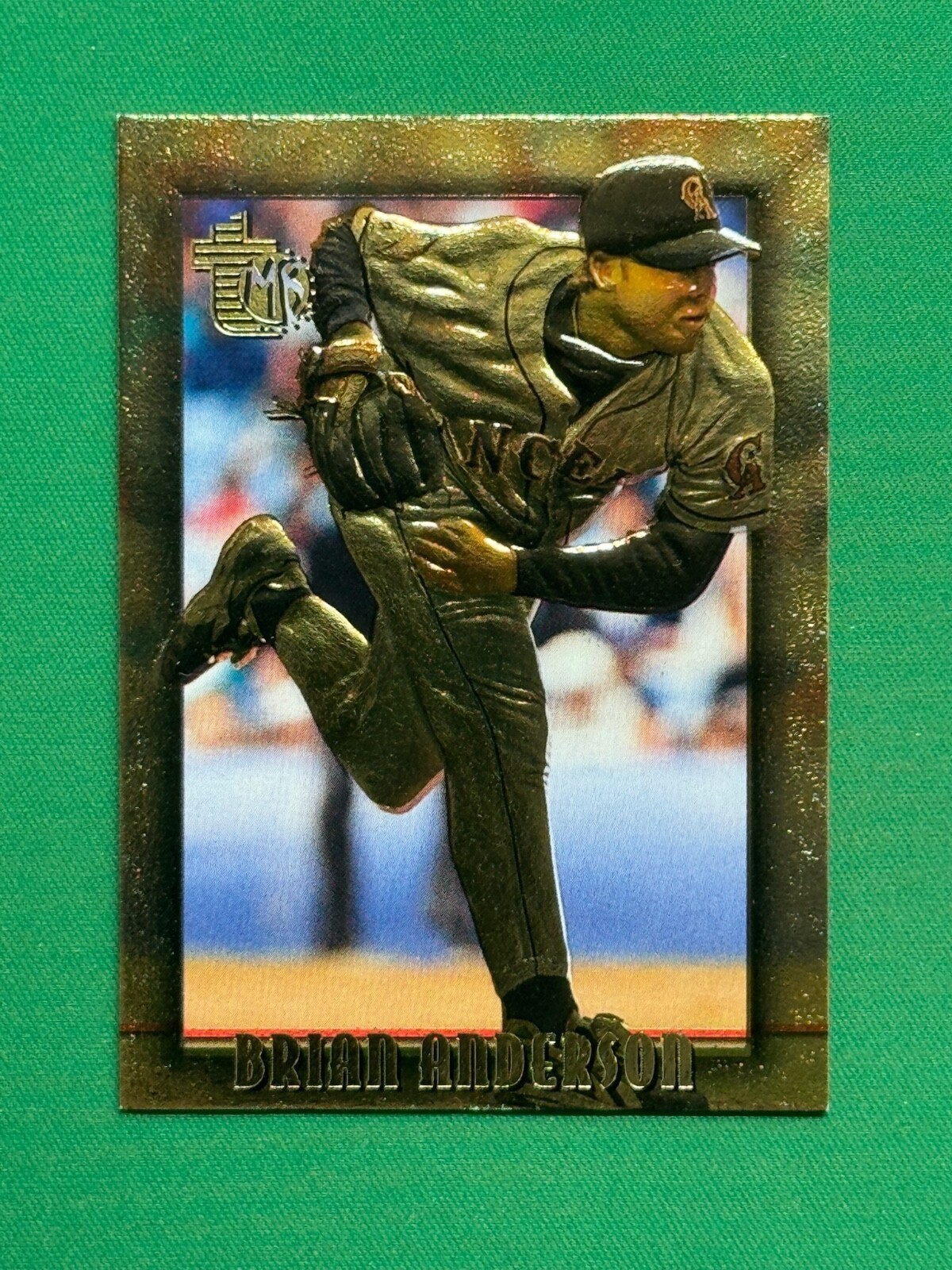 1995 Topps Embossed Baseball #11 Brian Anderson Golden Idols Parallel