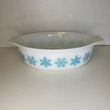 Vintage Pyrex White Turquoise Snowflake #045 2.5 Quart Oval Casserole [NO Lid]