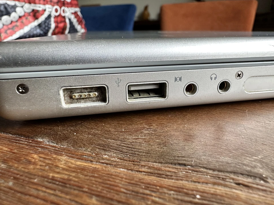 Apple MacBook Pro 15” A1211 Model with 85W Charger Vintage Spares Repairs Laptop - Image 4 of 4