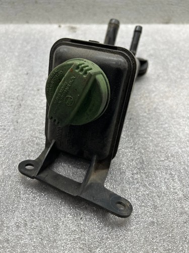 AUDI A4 Avant 8E5, B6 AUSGLEICHSBEHÄLTER SERVOPUMPE 8E0422373 Petrol 22400457