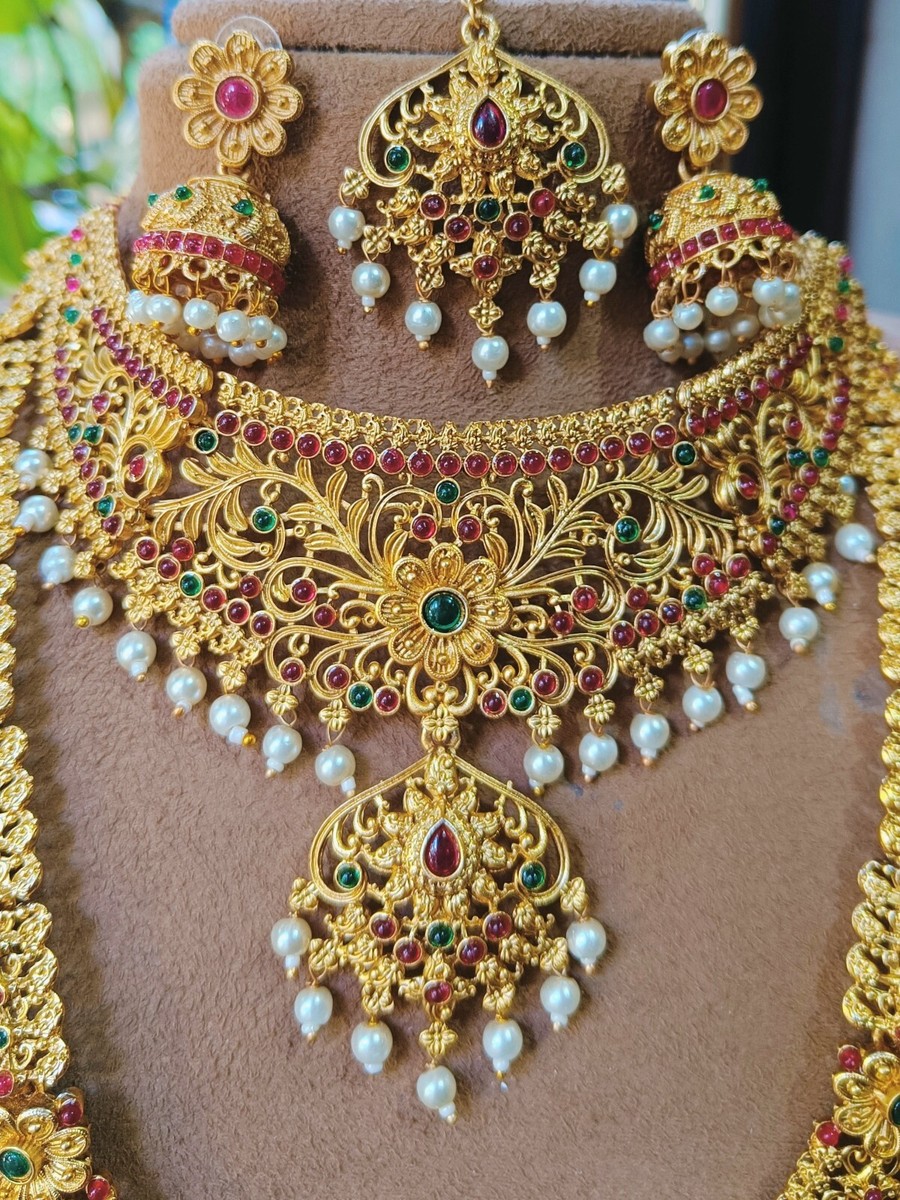I Jewels Gold Plated Indian Wedding Jewelry Set - Kundan Pearl Choker Necklace, Earrings & Maang Tikka (K7272)