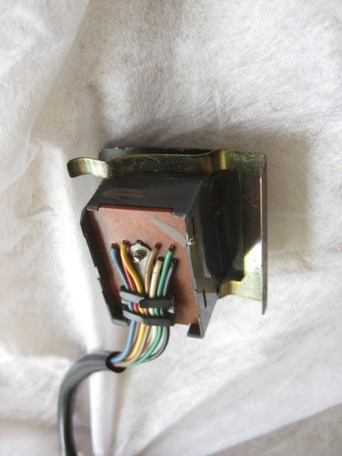87 - 88 TOYOTA CAMRY LE DLX MIRROR CONTROL SWITCH BUTTON OEM 1987 1988 - Picture 9 of 11