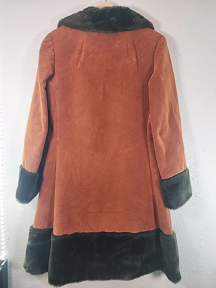 Abrigo DE COLECCIÓN AÑOS 60 PASAPORTE Marrón Imitación Piel Y Gamuza Botones Princesa Rusa Foto 3 de 4