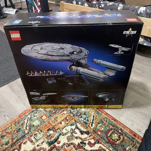 Lego Star Trek U.S.S. Enterprise 10356 Complete Lego Set 3600pc New & Sealed