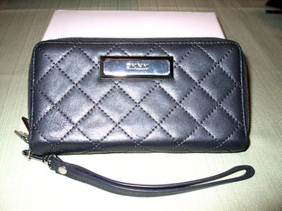 DKNY Double Zip QUILTED Wristlet, Clutch Wallet, GRAY OR GREY, NO BOX, NEW ITEM