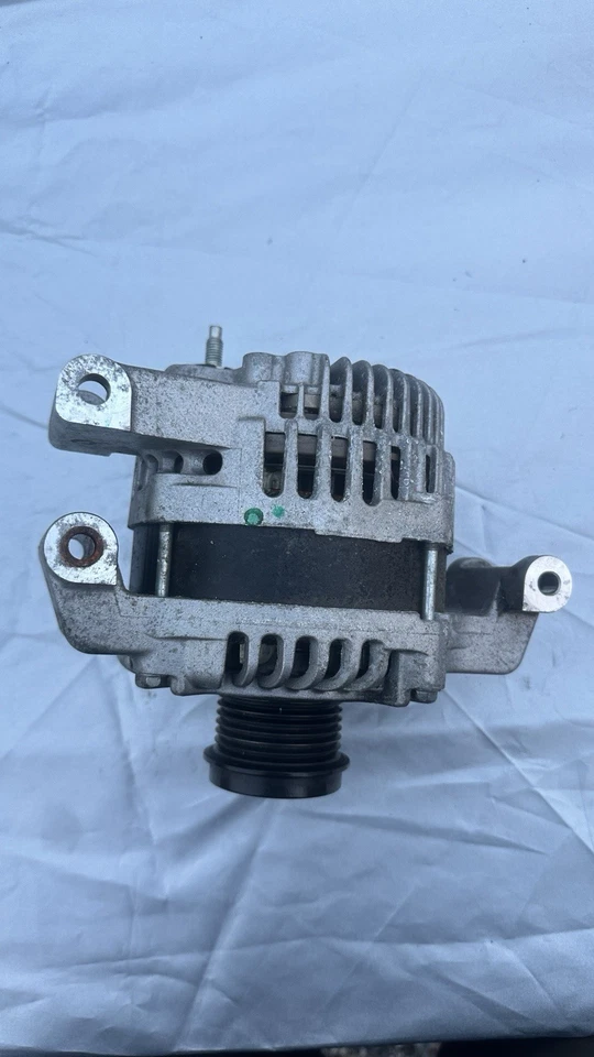 Alternador 2.4 4 cilindros Mopar Jeep Ram Chrysler Fiat 56029624AC Foto 2 de 4