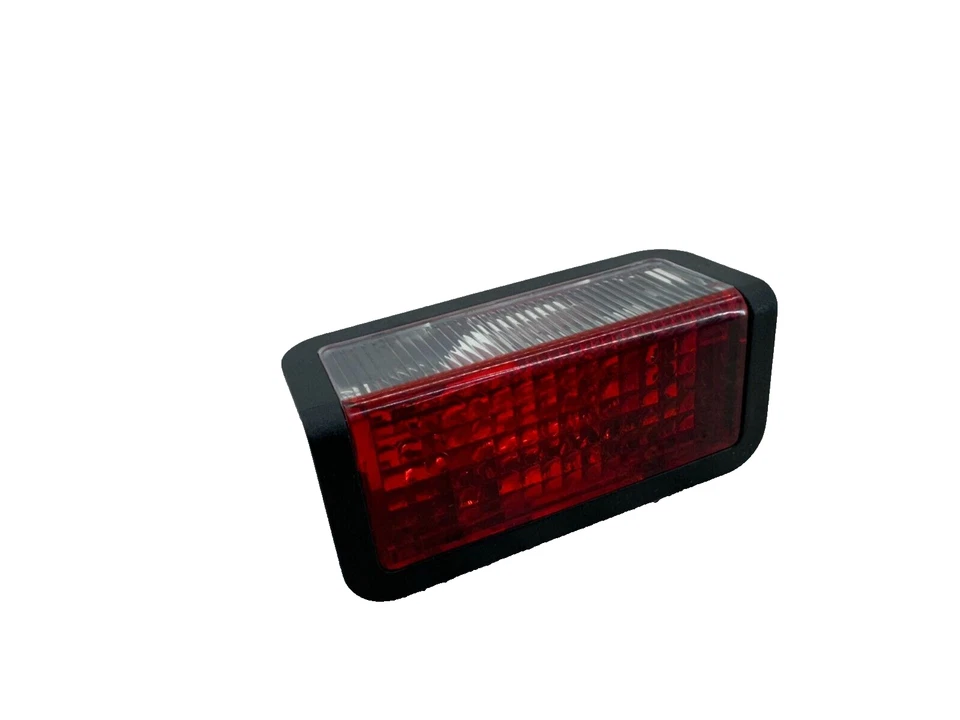 2018 BMW 650i GRAN COUPE REAR RIGHT LOWER BOOT LID REFLECTOR OEM 9-185-401-A105 - Image 2 of 4