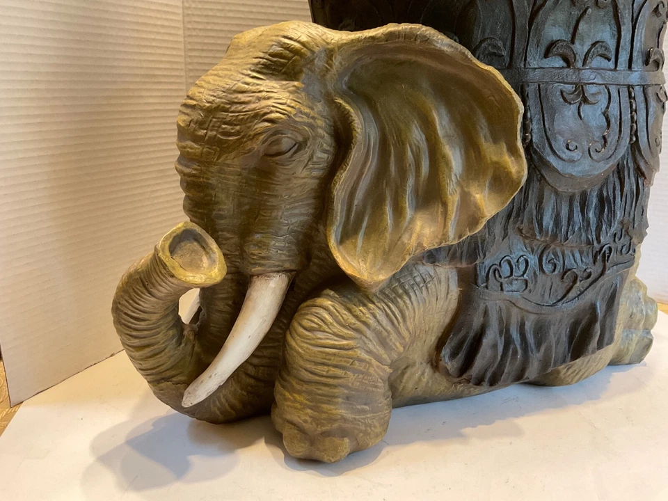 Design Toscano The Sultans Elephant Sculptural Side Table - Image 2 of 4