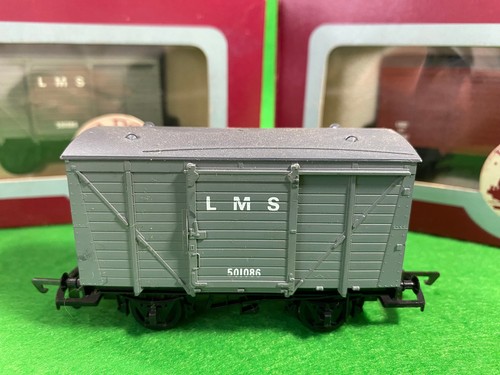 DAPOL RAILWAYS OO GAUGE UN RASTRILLO DE CINCO MATERIAL RODANTE MIXTO inc. LMS Vent. Furgonetas - Imagen 5 de 6