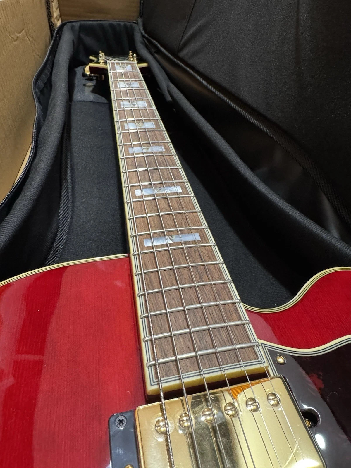 Epiphone Broadway Electric Guitar Wine Red With Gig Bag Great Condition 7