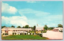 Vintage Postcard NJ Hightstown Motel Roadside Old Cars Chrome