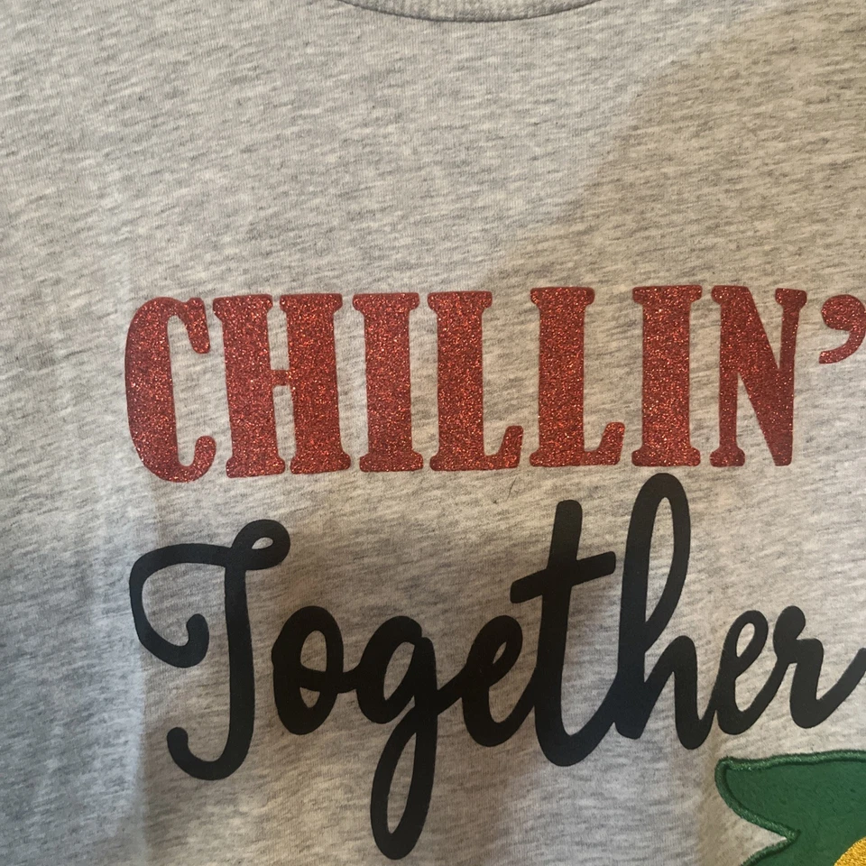 Holiday Time 男女通用上衣 L 圣诞 Chillin Together 企鹅和树长袖 — 第 4/4 张图片