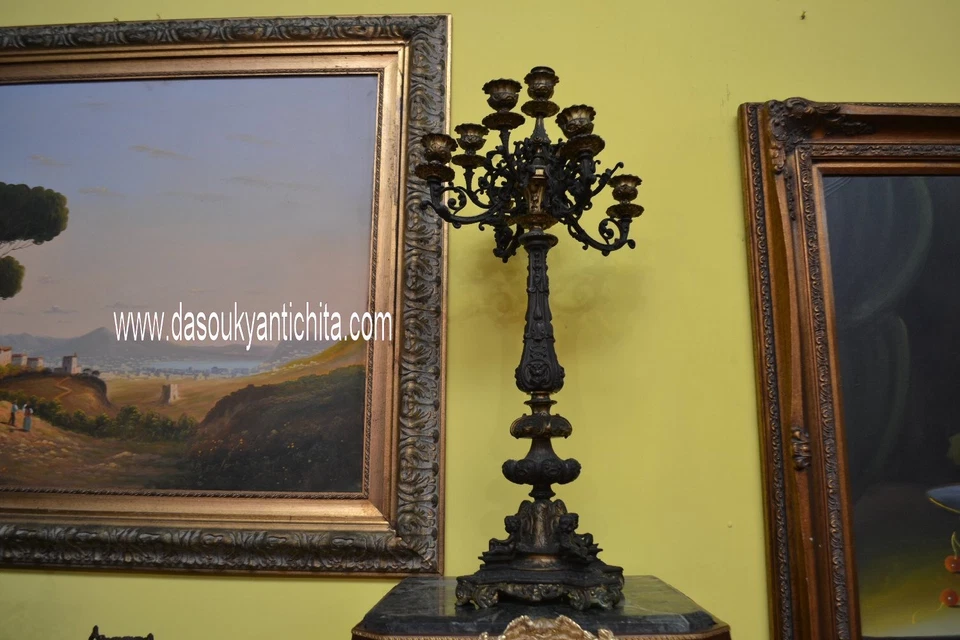 Coppia di antichi candelabri in bronzo - Immagine 3 di 4