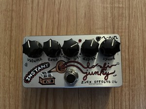 ZVEX Vexter Instant Lo-Fi Junky chorus vibrato compressor
