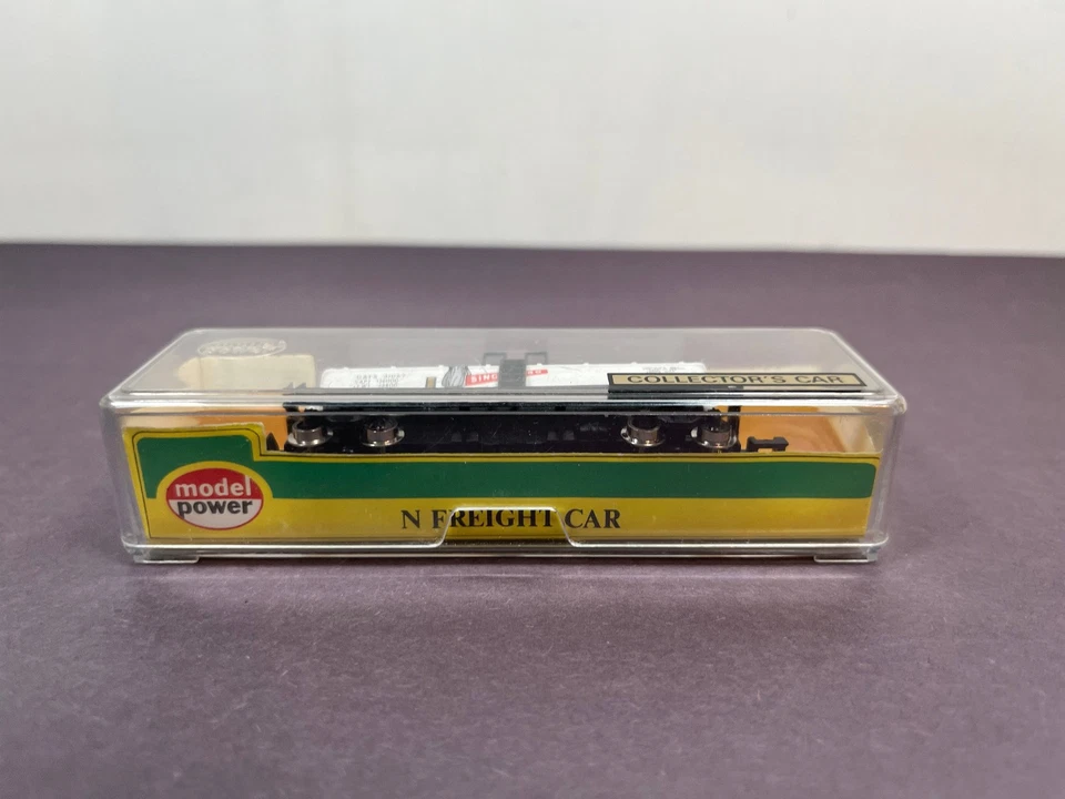 Model Power N Scale Train 3756 Chemical Tank Car BAKER'S CHOCOLATE GATX 31057 - Image 4 of 4