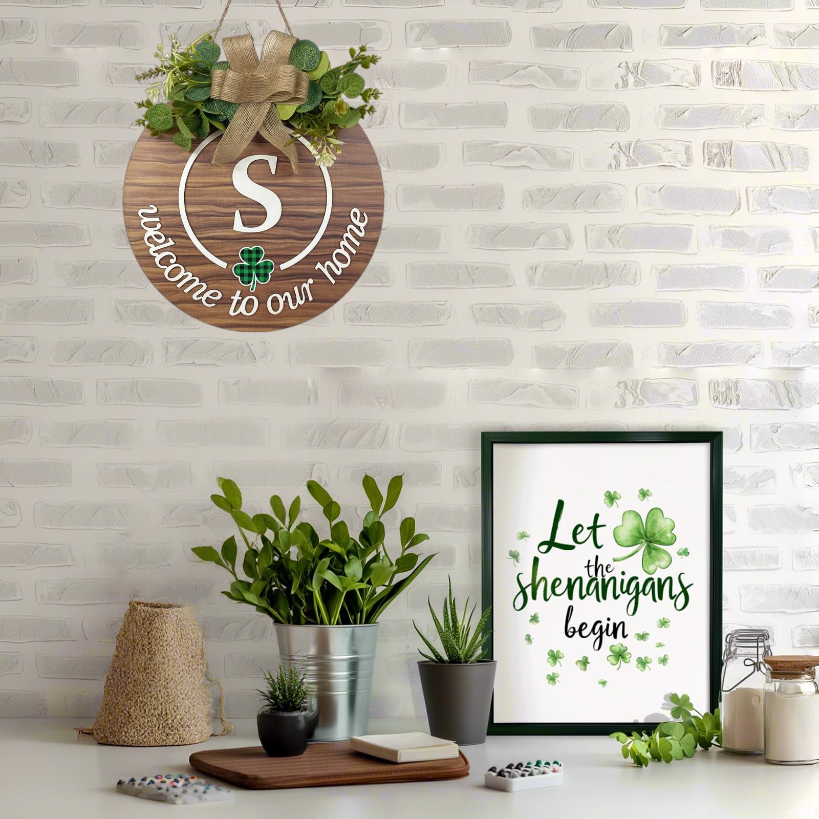 как выглядит Monogram Letter S Welcome Sign Interchangeable Seasonal Wood Wreath Rustic фото