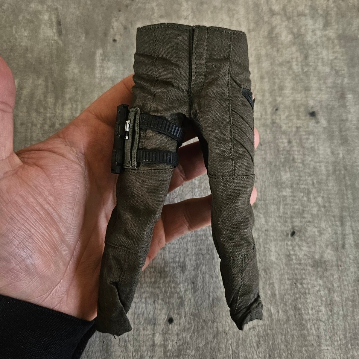1/6 Hot Toys MMS509 Winter Soldier Avengers Bucky Pants