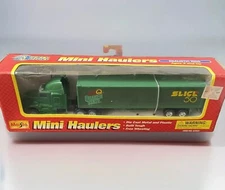 Maisto Mighty Motors Mini Haulers Diecast  Plastic Quaker State Slick 50 Green