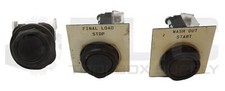 LOT OF 3 ALLEN BRADLEY 800H-AR /F FLUSH PUSH BUTTON W/ 800T-XD1 /D CONTACT BLOCK