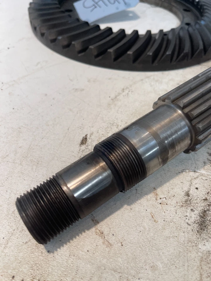 1963 Oliver 1600A Tractor Rearend Differential Ring & Pinion Gear Set 156241A - Image 3 of 4