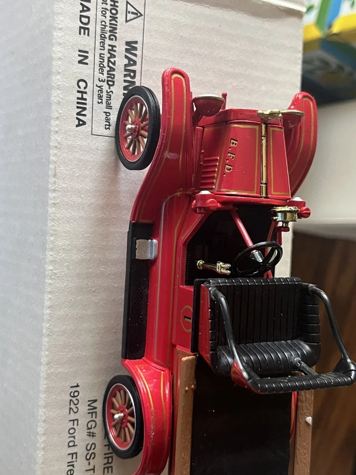 Corgi 1922 Ford Fire Chief  Vehicle - Image 4 of 4